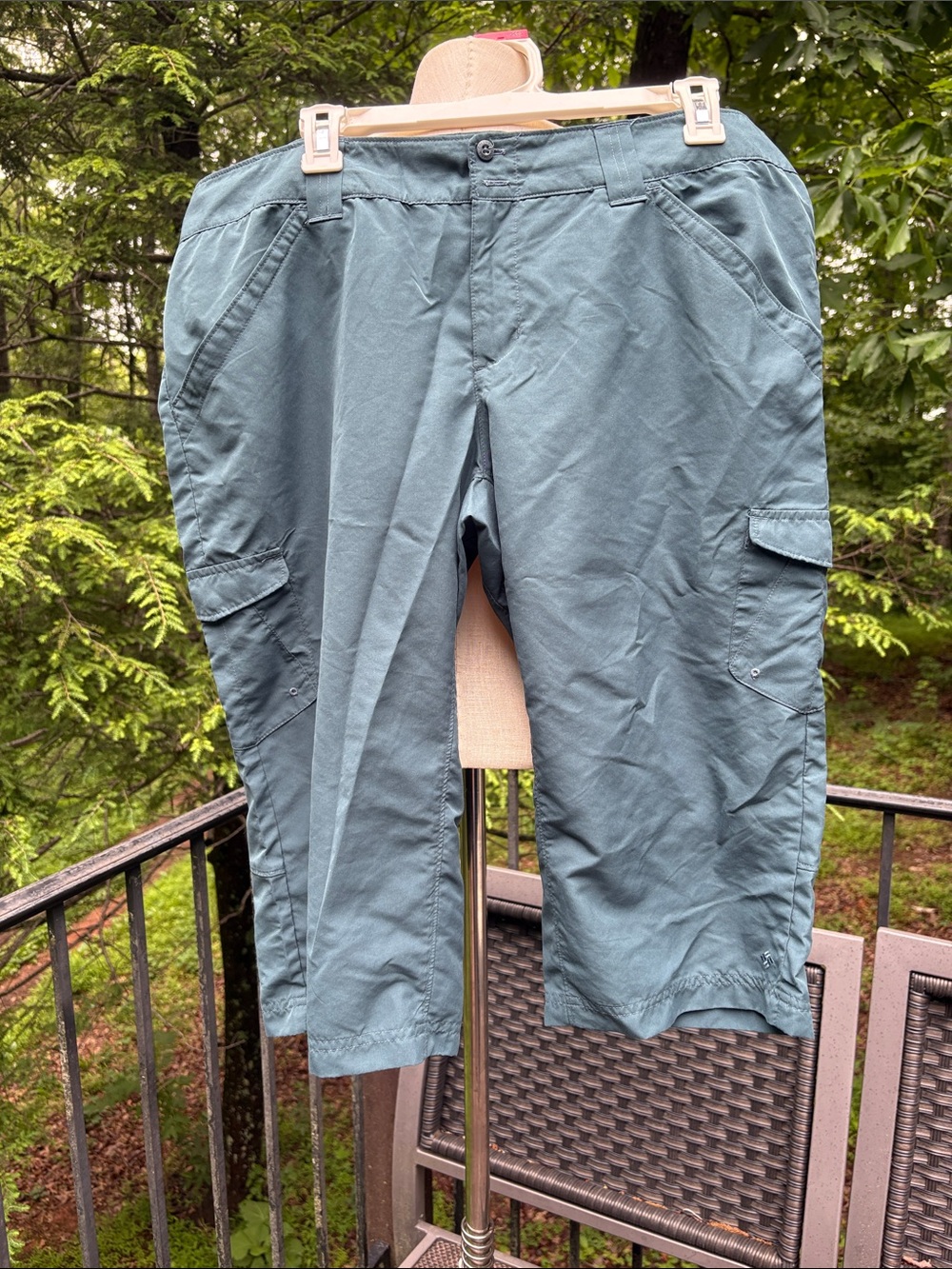 Columbia omni-shade Slate Green Outdoor Capri Pants sz 14W 18L